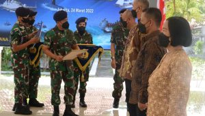 Wadan Kodiklatal Hadiri Penyerahan Tali Asih Kasal Kepada Prajurit dan PNS Melalui Vicon