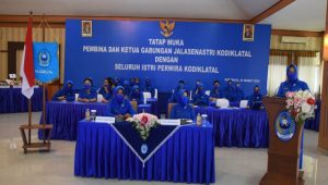 Pembina dan Ketua Gabungan Jalasenastri Kodiklatal Tatap Muka Melalui Vicopn Dengan Istri Para Perwira
