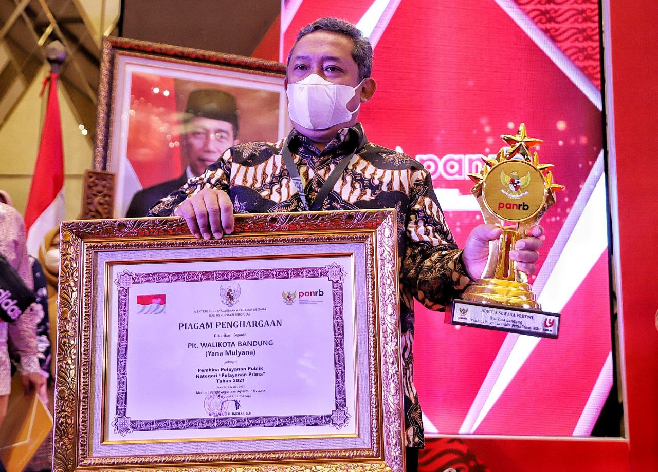 Pemkot Bandung Kembali Sabet Penghargaan Penyelenggara Pelayanan Publik Terbaik
