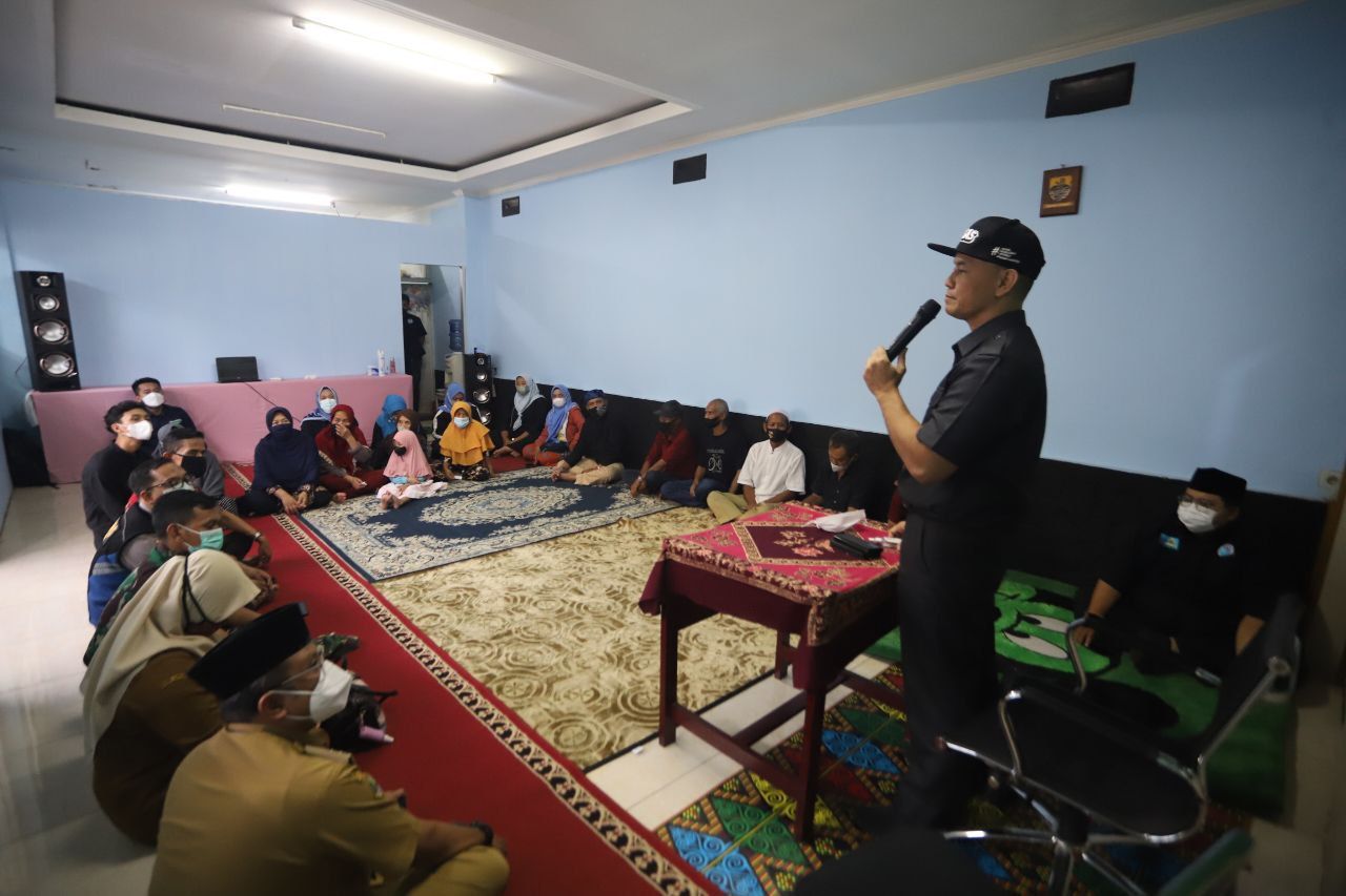 Wakil Ketua III DPRD Kota Bandung Resmikann Kantor RW 01 di Kelurahan Nyengseret