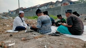 Kendati Musholla Dihancurkan PT KAI, Anak Babussalam Tetap Semangat Mengaji