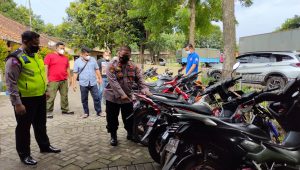 Pelihara Kamtibmas Polisi Jombang Mengamankan 10 Pembalap Liar di Ring Road Mojoagung