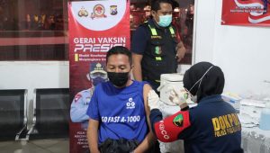 Percepat Capaian Vaksinasi Untuk Herd Immunity, Polres Pasuruan Kota Gelar Vaksinasi Malam Hari