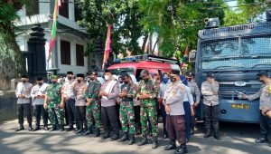 Libatkan Pasukan Asmaul Husna, Polresta Malang Kota Kawal Aksi BEM Kota Malang