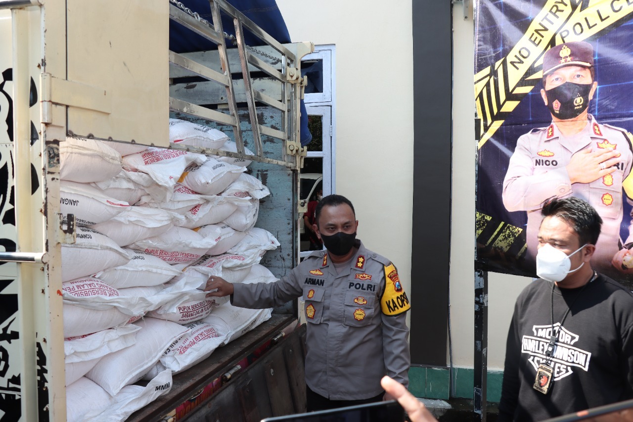 Polres Sampang Berhasil Gagalkan Penyelundupan 17 Ton Pupuk Bersubsidi