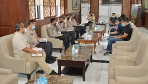 Kapolda Jatim Menerima Audiensi Mainsepeda.Com Dan DBL Indonesia