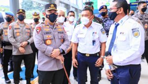 Tinjau Stasiun Pasar Senen, Kapolri Imbau Warga Mudik Sebelum Tanggal 28 April