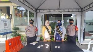 Berbaju Adat Polwan Polda Jatim Peringati Hari Kartini