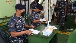 Jelang Mudik Lebaran 2022, Kodiklatal Gelar Vaksin Booster Untuk ABK dan Masyarakat Maritim Di Dermaga Berlian