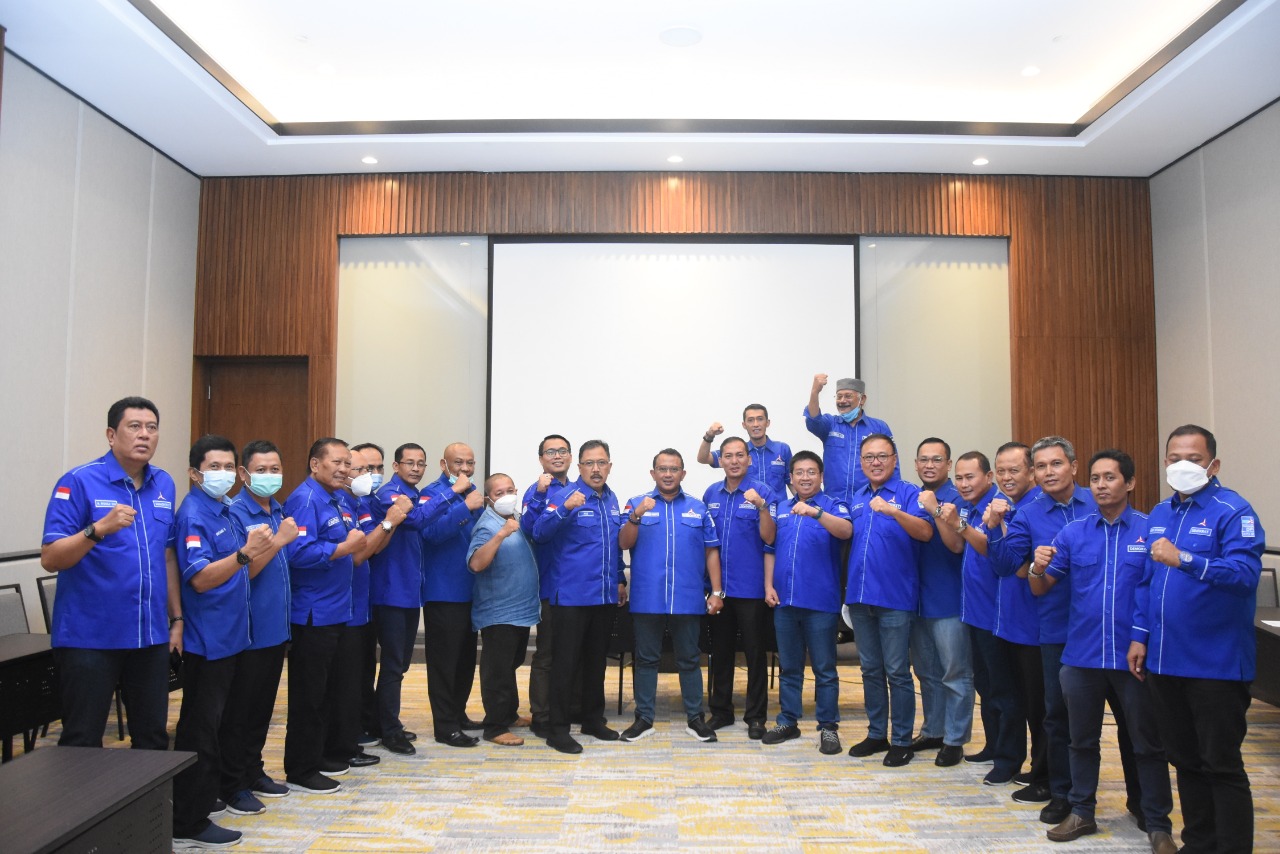 Gelar Konsolidasi, Anton Sukartono Suratto Bertekad Bawa Partai Demokrat Jabar Juara