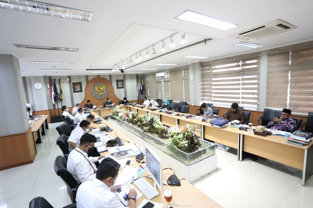 Raker Bersama Disdukcapil, Pansus 1 Soroti Capaian Program Dinas KUKM dan Disnaker