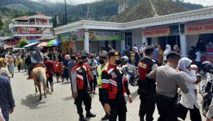 Polres Magetan Lakukan Rekayasa Lalu Lintas dan Siagakan Tim Drogba di Kawasan Wisata Sarangan