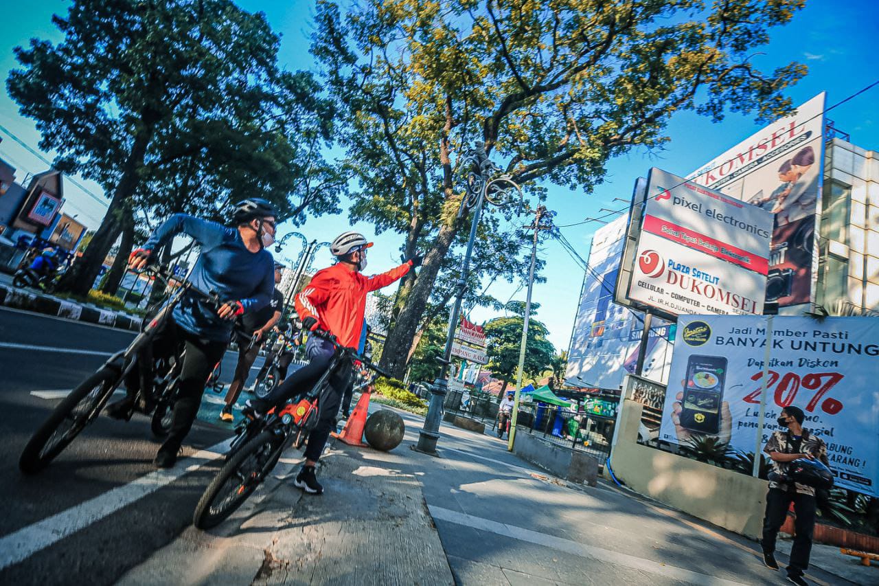 Percepat Administrasi Barang Milik Daerah, Pemkot Bandung Akselerasi Penyerahan Aset Fasilitas Alun-Alun Bandung
