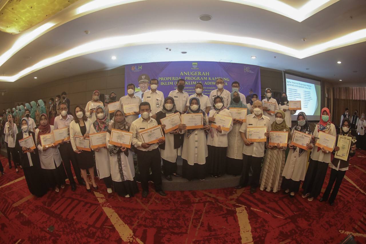 Pemkot Bandung dan DLH Berikan Apresiasi Bagi Para Pegiat Lingkungan