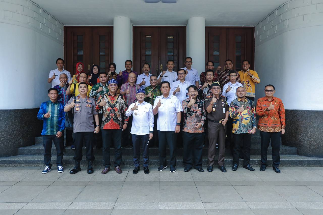 Terbuka untuk Berbagi Ilmu, Pemkot Bandung Bagikan Resep Jadi Smart City ke Pemkot Palangka Raya