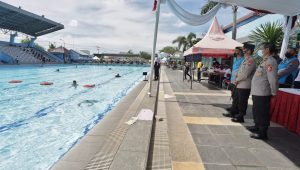 Kapolda Jatim Mengecek Pelaksanaan Test Kesamaptaan Jasmani Seleksi Penerimaan Bintara Polri Gelombang II T.A. 2022