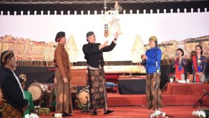 KodIklatal Gelar Wayang Kulit Lakon Pendadaran Siswo Sukolimo
