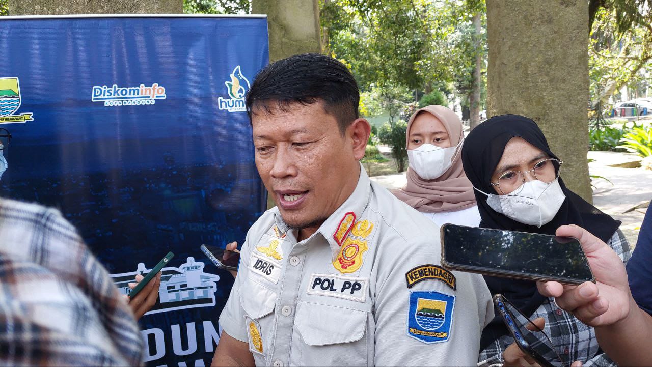 Satpol PP Tegaskan akan Tebang Reklame Ilegal