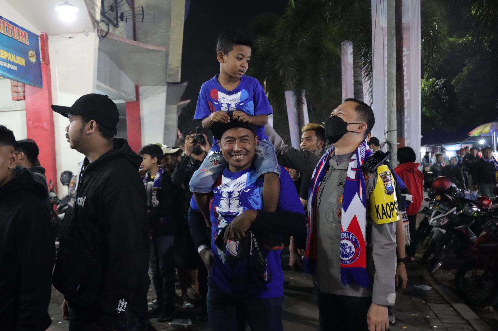 Final Piala Presiden 2022 di Kanjuruan Aman, Aremania Berikan Apresiasi Polres Malang