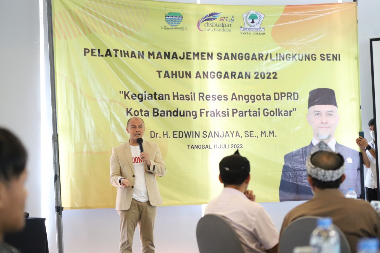 Tingkatkan Ekonomi Pascapandemi Covid-19, Edwin Senjaya Buka Pelatihan Manajemen Sanggar dan Lingkung Seni Regol