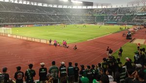 Derby Suramadu Persebaya Vs Madura United Berakhir dengan Skor 2-2