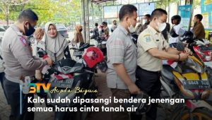 Peringati HUT Kemerdekaan RI yang Ke 77, Samsat Bangil Merah Putihkan Kendaraan Wajib Pajak