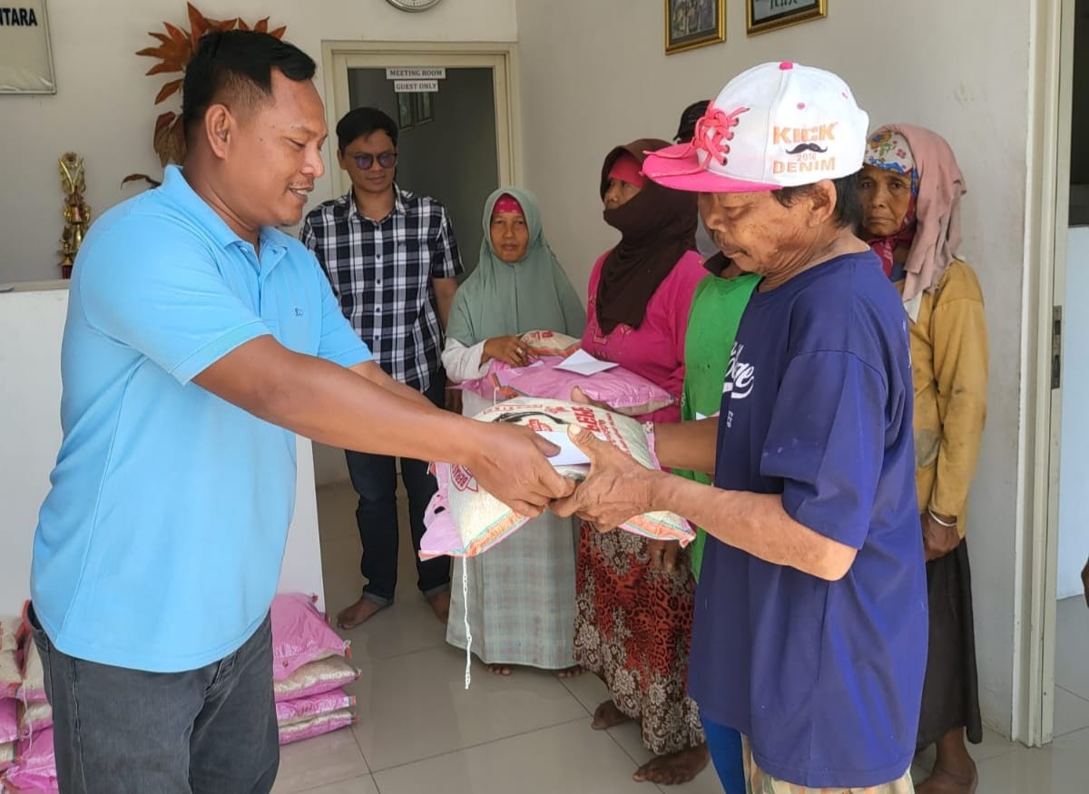 PT Hijau Alam Nusantara Berikan Ratusan Sembako Kepada Warga