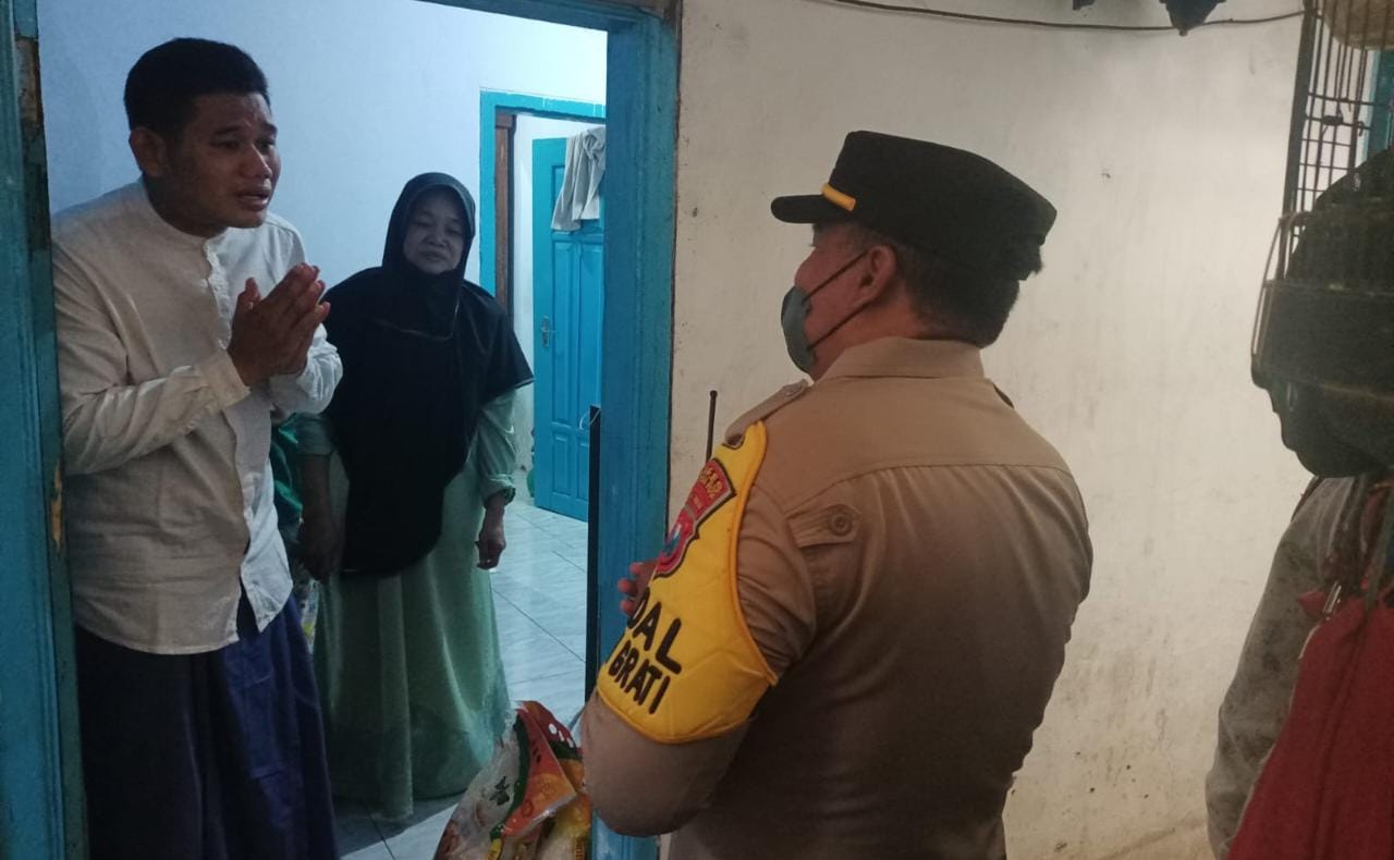 Polres Pasuruan Kota Berikan Santunan Untuk Keluarga Balita Meninggal Akibat Gagal Ginjal Akut