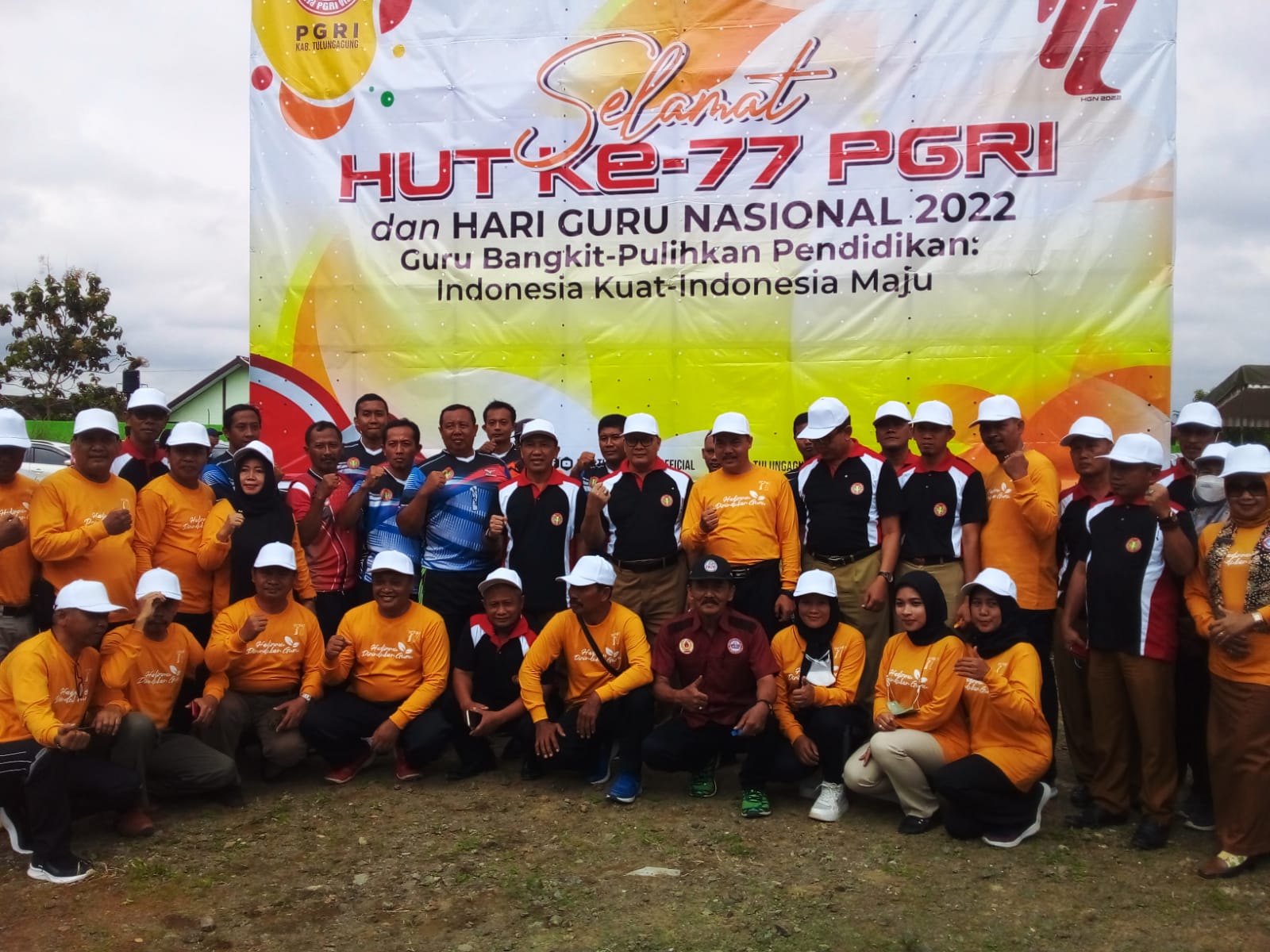 Peringati HUT PGRI ke 77 PGRI Tulungagung Gelar Turnamen Bola Voli 
