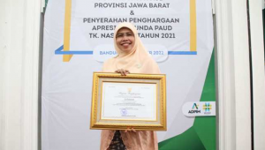 Siti Muntamah Raih Penghargaan Apresiasi Bunda Paud Tingkat Nasional Tahun 2021