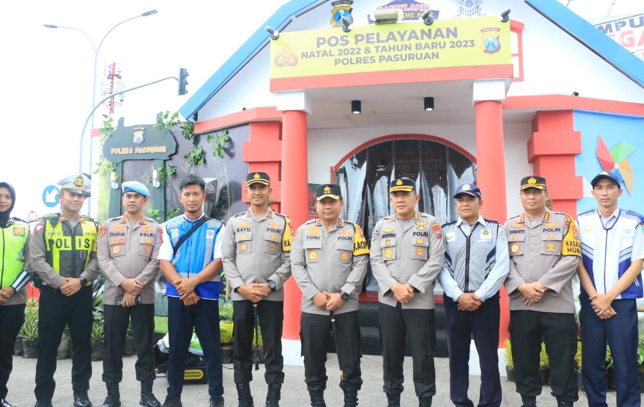 Libur Nataru Kapolda Jatim Meninjau Pos Pelayanan Ops Lilin Semeru 2022 dan Obyek Wisata