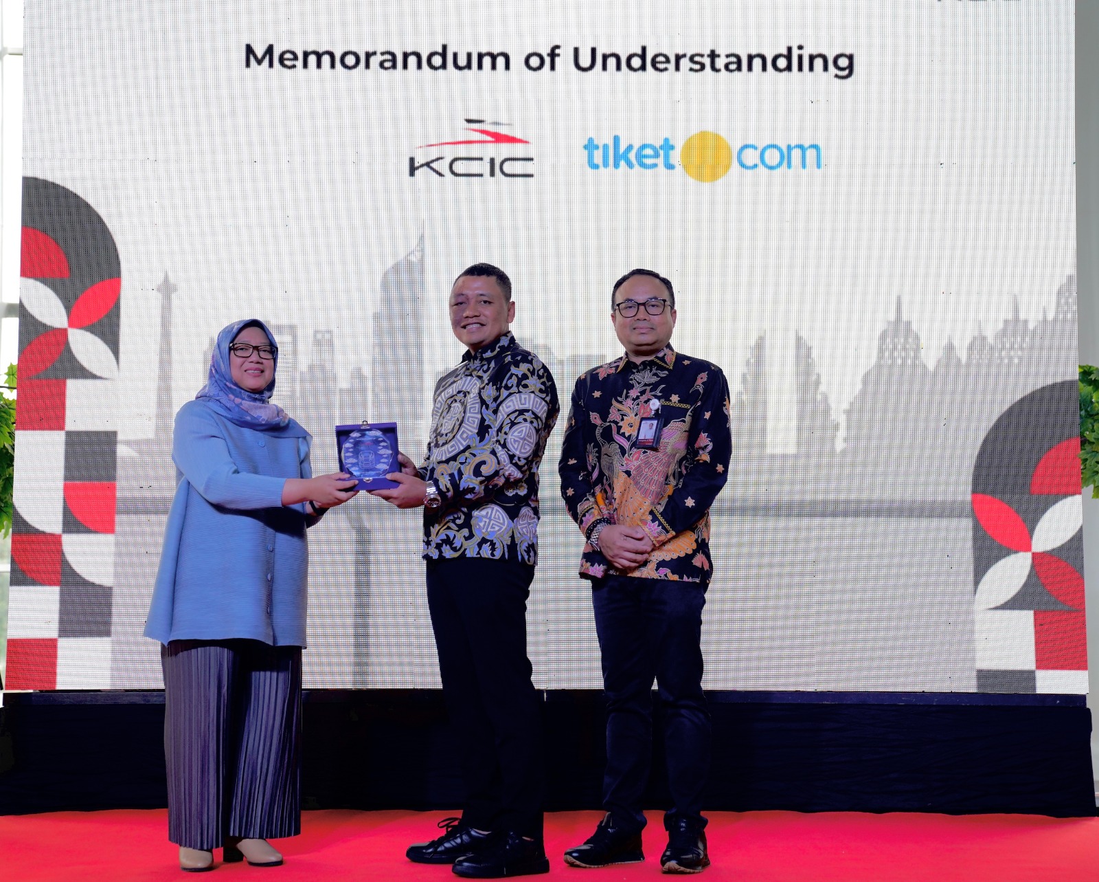 Mudahkan Penumpang, tiket.com Akan Layani Pembelian Tiket Kereta Cepat Jakarta Bandung