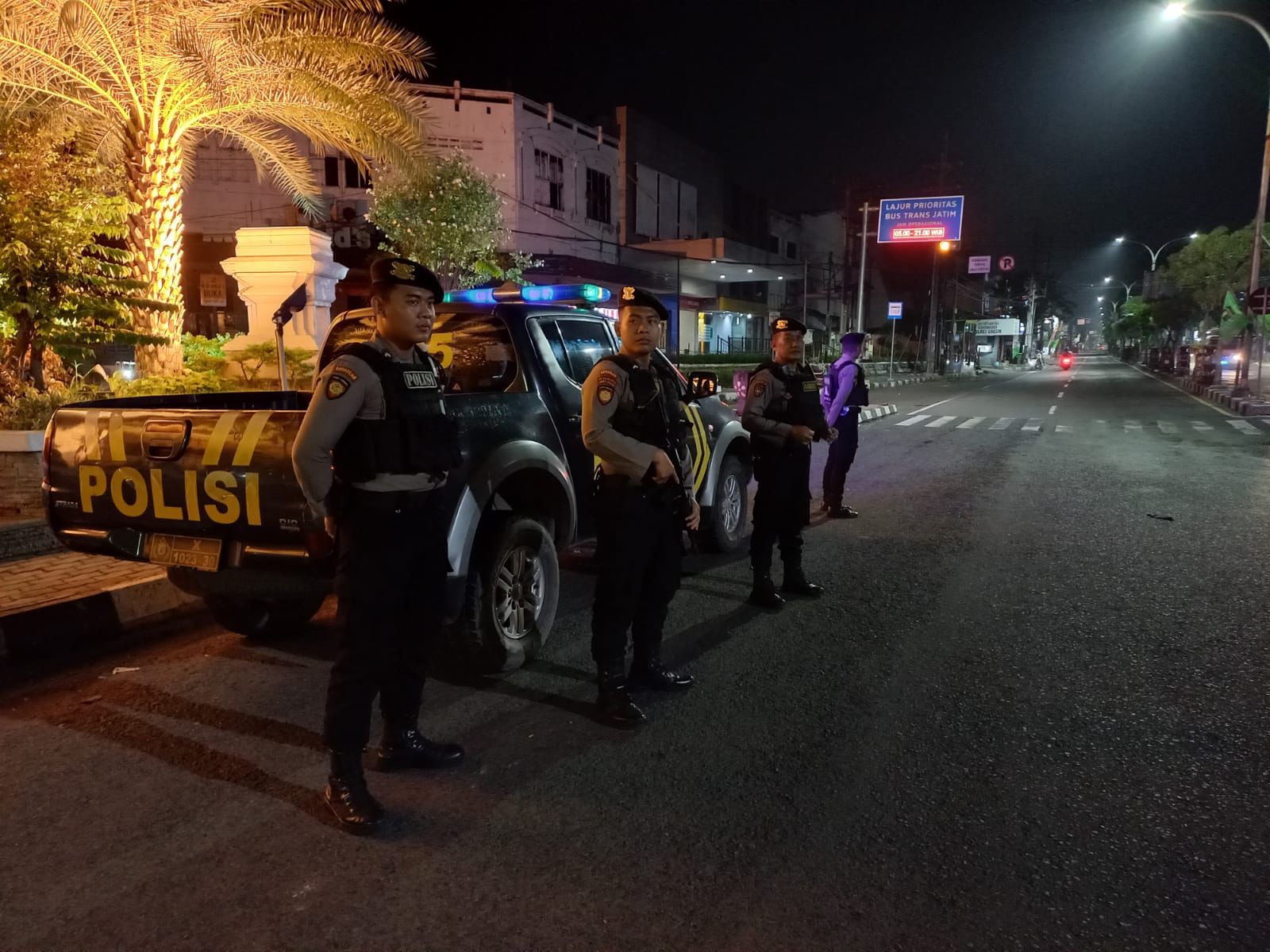 Patroli Blue Light, Polres Gresik Jaga Harkamtibmas Antisipasi Tindak Kejahatan Malam Hari