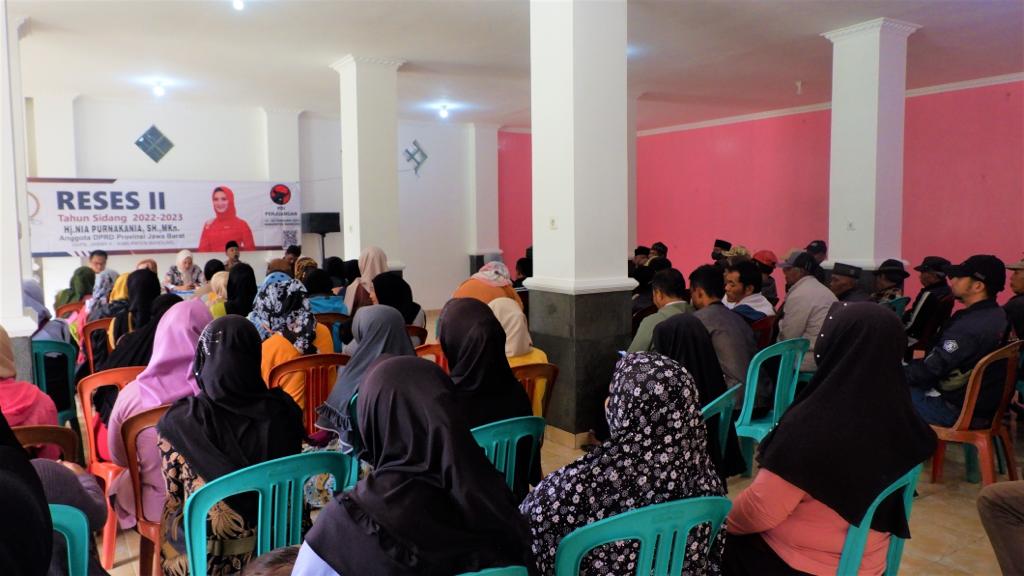 DPRD Jabar Nia Purnakania Jaring Aspirasi di Desa Campakamulya
