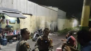 Polsek Tambaksari Berikan Edukasi Kepada Warga Serta Cangkruan Guna Menjaga Keamanan