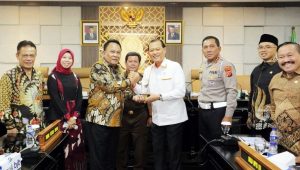 Dewan Perwakilan Rakyat Daerah (DPRD) Provinsi Jawa Barat menerima kunjungan kerja Mahkamah Kehormatan Dewan (MKD) DPR RI di Gedung DPRD Provinsi Jawa Barat