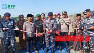 DANLANAL BATUPORON & MUSPIDA RESMIKAN KAMPUNG BAHARI NASIONAL TNI-AL DESA LABUHAN, KAB. BANGKALAN