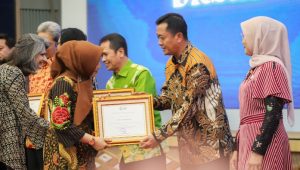 Jadi Lokasi Uji Coba Kota Kawasan Tanpa Rokok, Bandung Raih Penghargaan