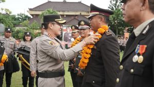 Polresta Denpasar Lepas 18 Personel Memasuki Masa Purna Bakti