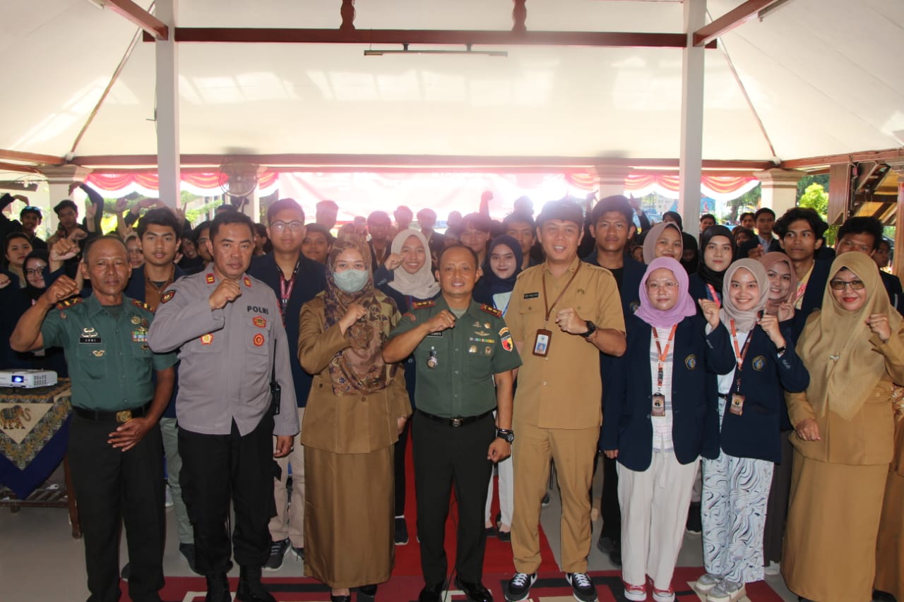 Mahasiswa Masuk Desa, Dandim 0820/Probolinggo Letkol Arm Heri Budiasto Berikan Pembekalan