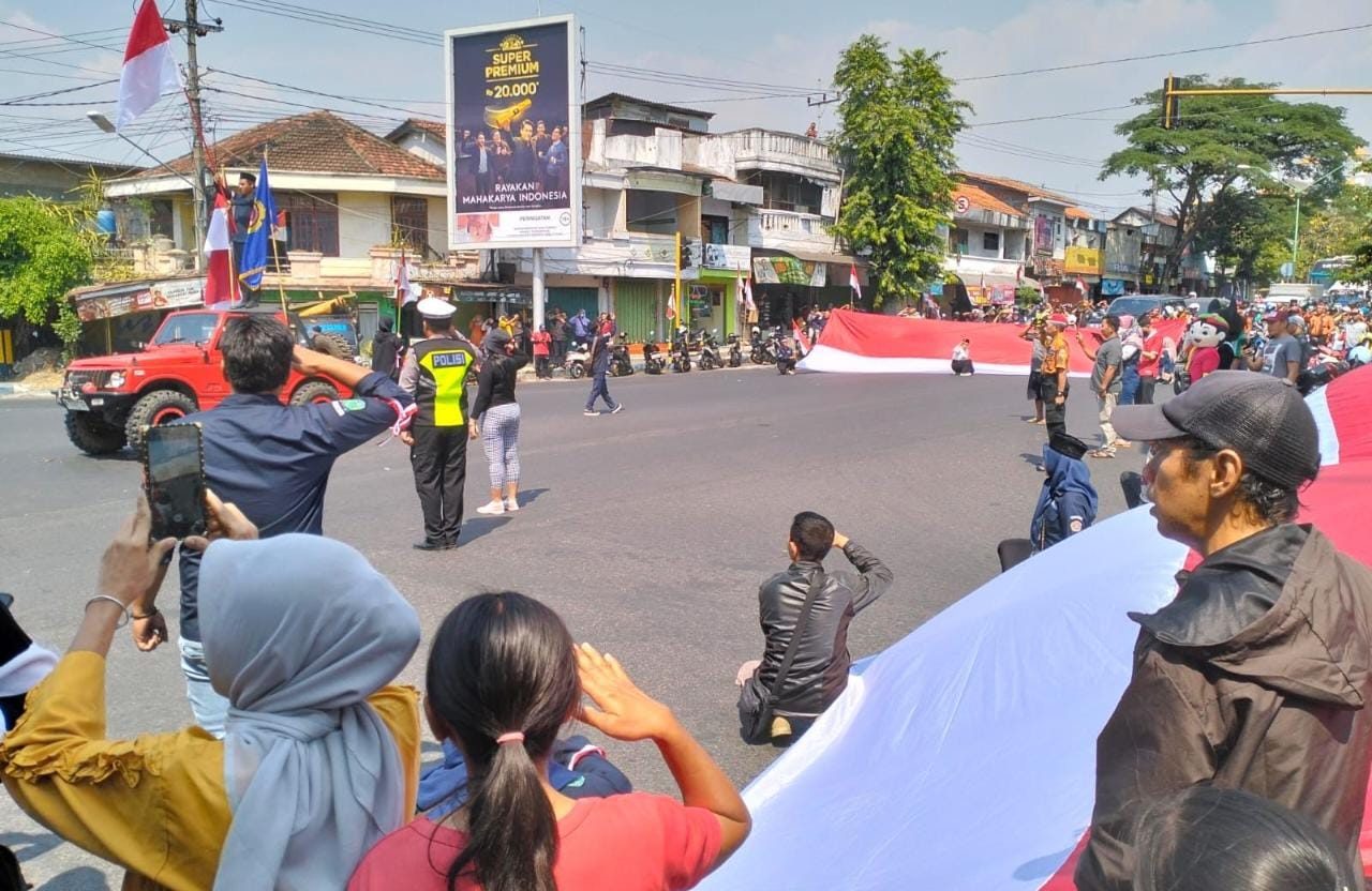 HUT RI Ke-78, Polres Pasuruan Ajak Para Pengendara Berhenti Sejenak Saat Detik-Detik Pembacaan Proklamasi