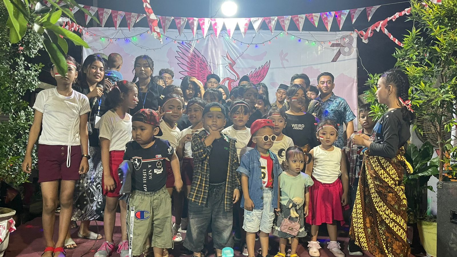 Warga Kalianak Rayakan Malam Hari Momentum Dan Disertai Pembagian Pemenang Kontes Lomba