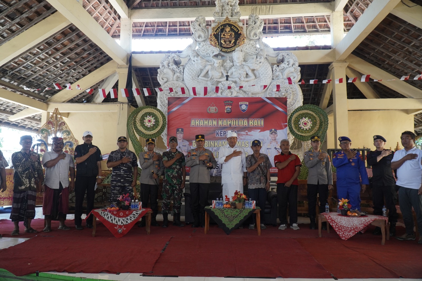 Lakukan Tatap Muka Langsung, Kapolda Bali Temui Personel Polisi Banjar Nusa Penida