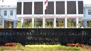 Pasar Kreatif 2023 : Ketua Komisi B DPRD Kota Bandung Dorong Inovasi dan Promosi Produk Lokal