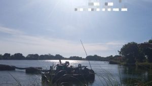 Maraknya Aktifitas Penambang Pasir di Bibir Sungai Brantas Tlocor, Diduga APH Terkesan Tutup Mata