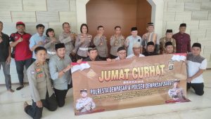 Menjalin Silaturahmi Dengan Masyarakat Polsek Denbar Bersama Polresta Denpasar Gelar Jumat Curhat