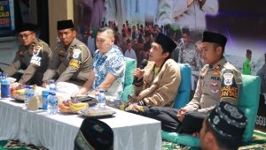 Gus Iqdam Ngaji Bareng Satlantas Polres Gresik di Satpas