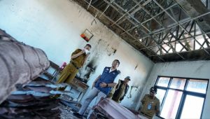 Ketua DPRD kota Bandung Tinjau Ruang Kelas SMPN 25 yang Terbakar