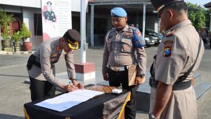 Polres Pamekasan Gelar Sertijab Beberapa PJU dan Kapolsek Jajaran