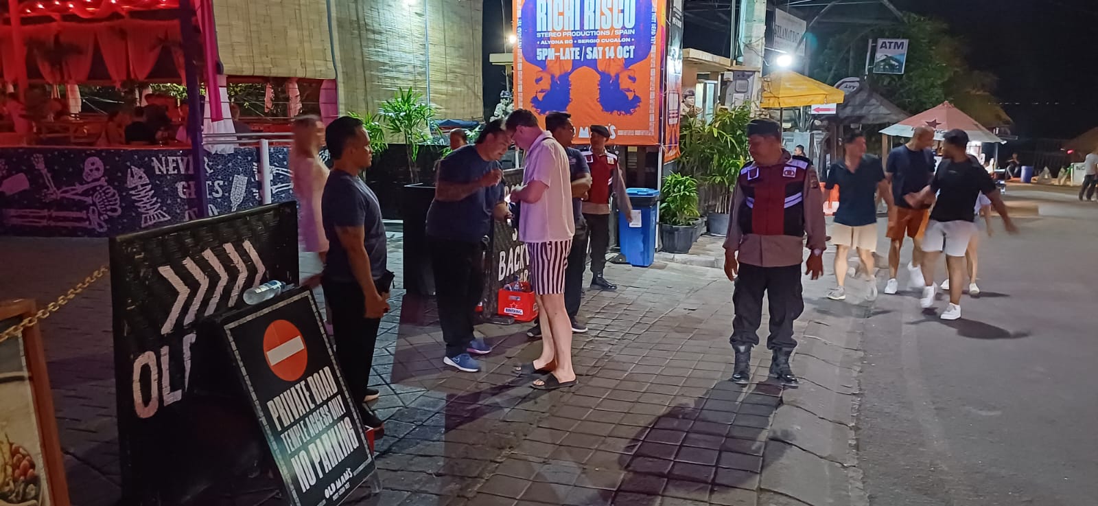 Polsek Kuta Utara Patroli Blue Light Beri Rasa Aman Bagi Pengunjung Hiburan Malam